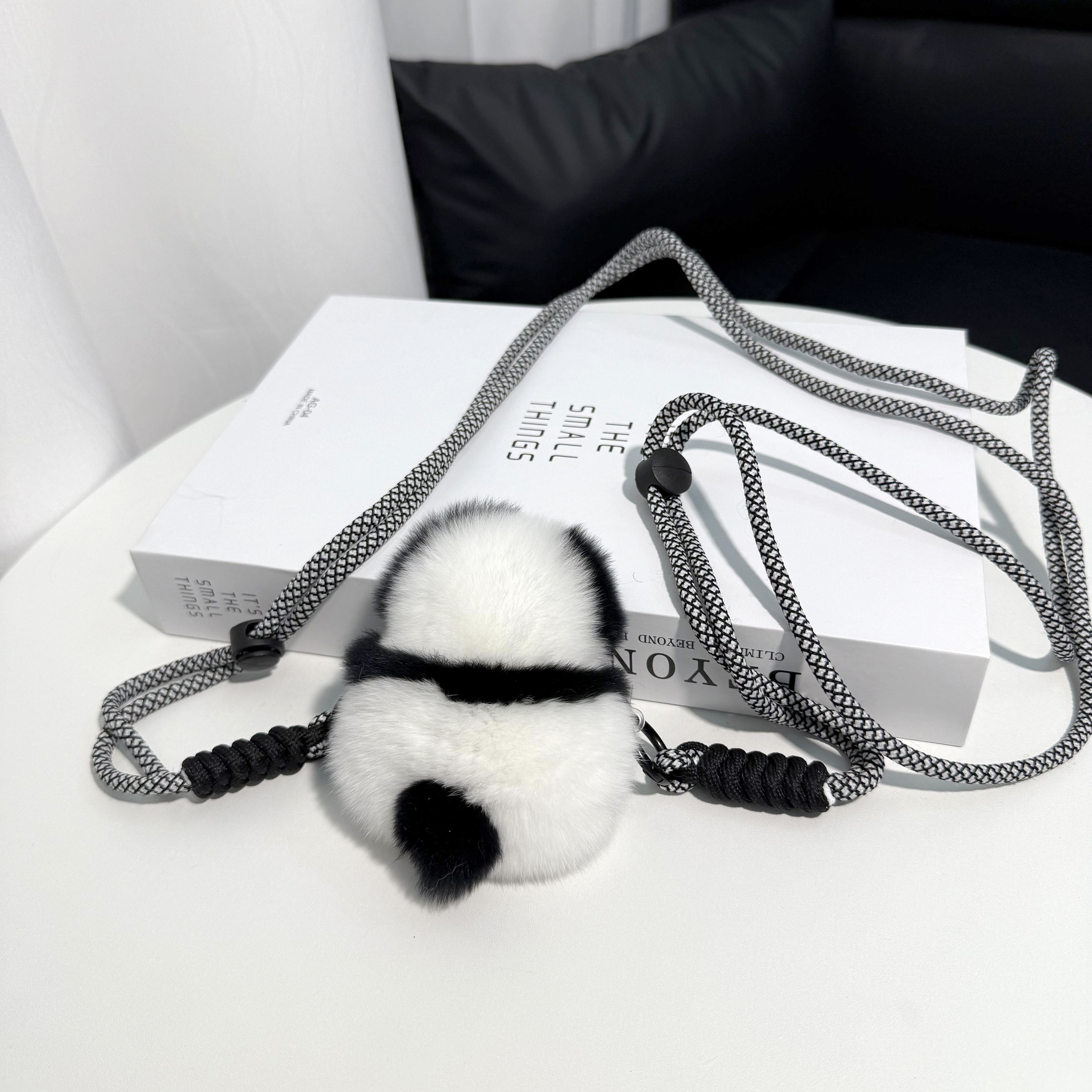 【熊猫背夹】真獭兔毛通用手机背夹斜挎可背挂绳手机夹包挂件