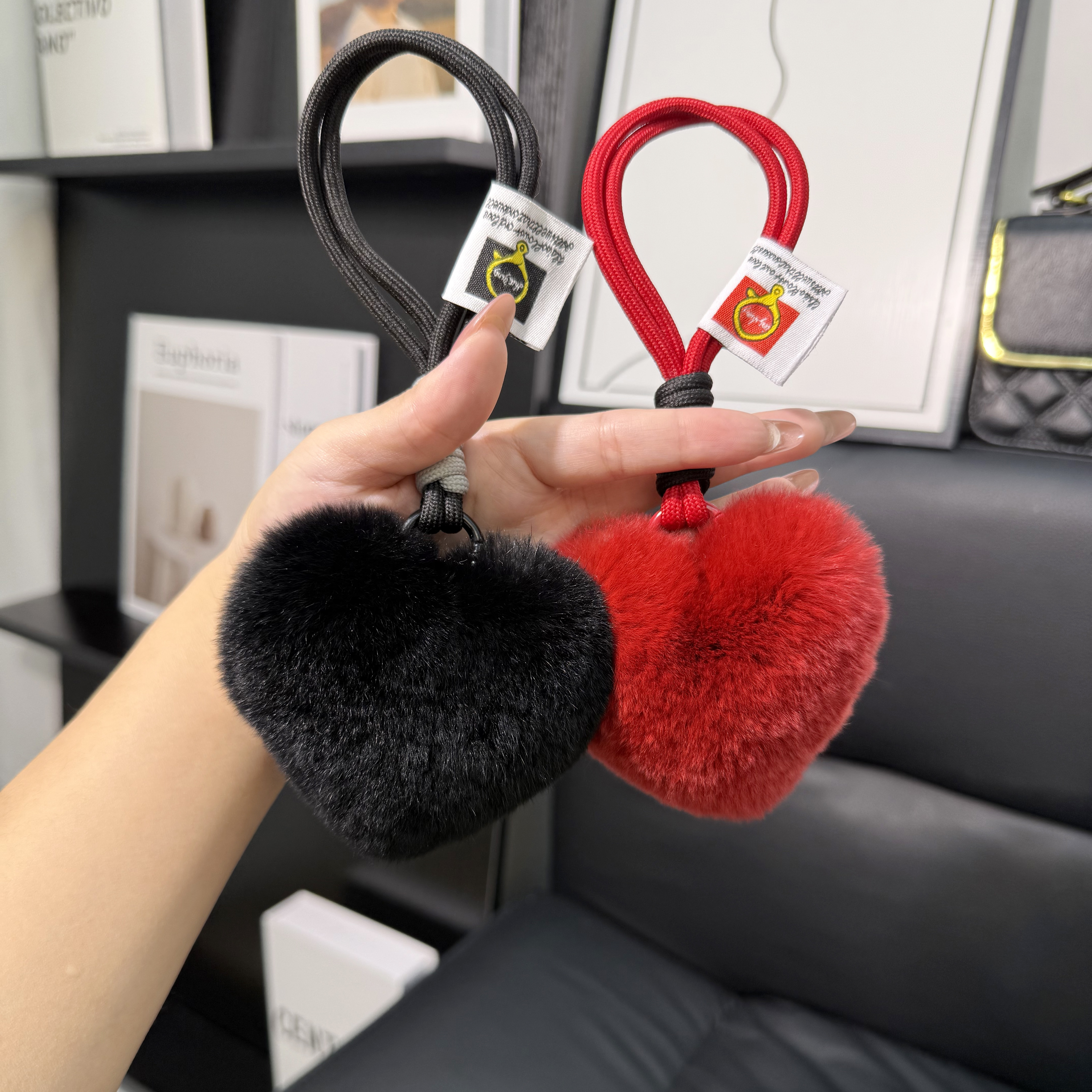 可爱真獭兔毛爱心钥匙扣包包挂件创意毛绒心形书包挂饰礼物饰品