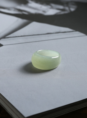 14号戒指 和田玉青白馒头款指环 2875