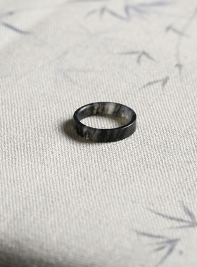 9号戒指 新疆和田玉青花籽料 籽玉墨玉超薄窄条直切款指环 8375