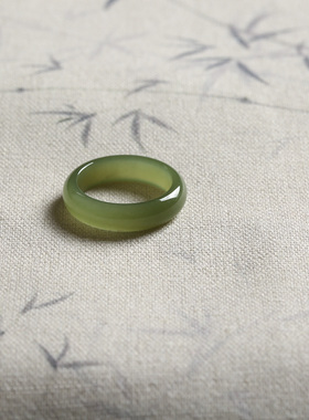 20号戒指 新疆和田玉青黄口圆弧素圈指环 3204