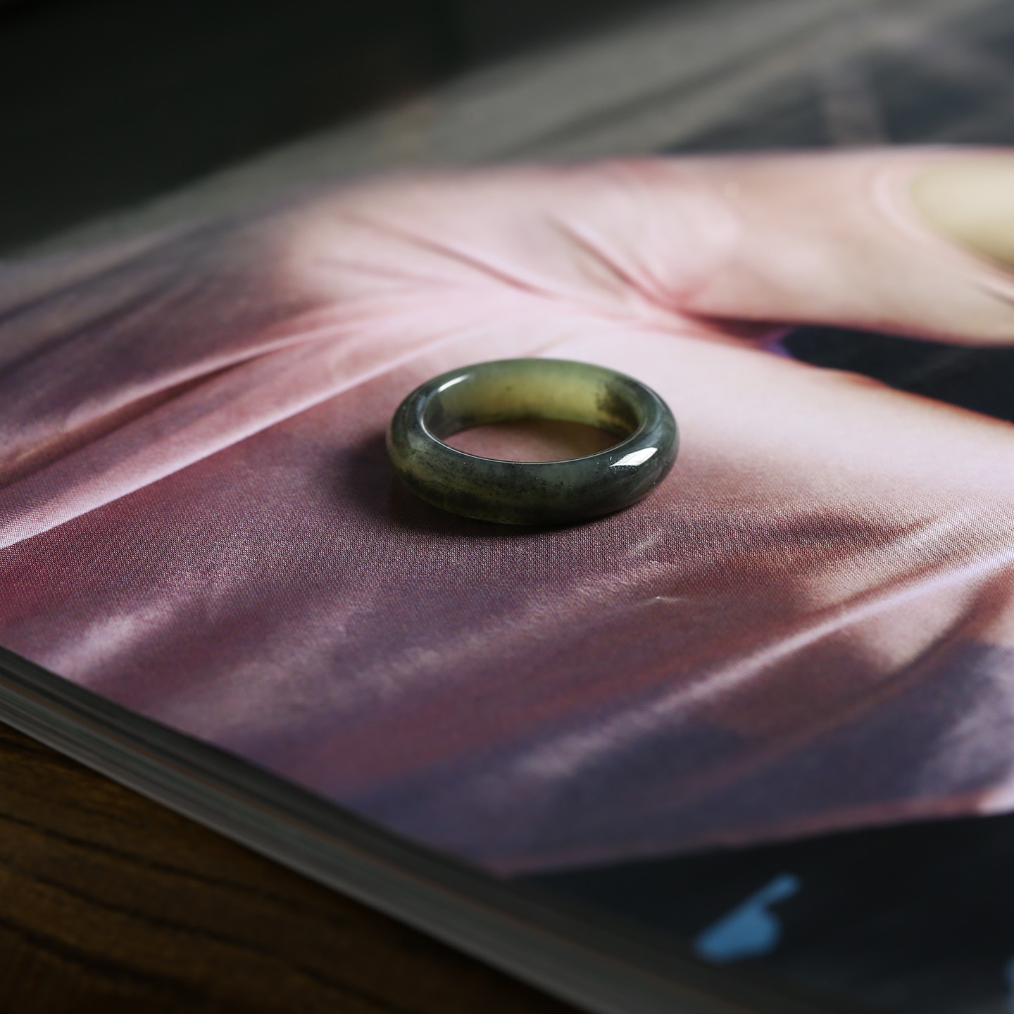 13号戒指 新疆和田玉青花圆弧素圈指环 6777