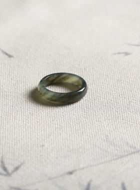 12号戒指 新疆和田玉青花泥鳅背圆弧素圈指环 8337