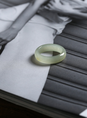 12号戒指 新疆和田玉糖青玉糖青泥鳅背圆弧素圈指环 2802