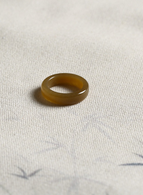 10号戒指 和田玉糖料糖玉泥鳅背圆弧素圈指环 3247