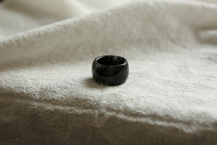 13号戒指 新疆和田玉青花籽料 籽玉墨玉轮胎款指环 4651