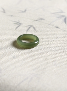 4号戒指 和田玉晴水青白鼓条小尺码圆弧素圈指环 尾戒 3212