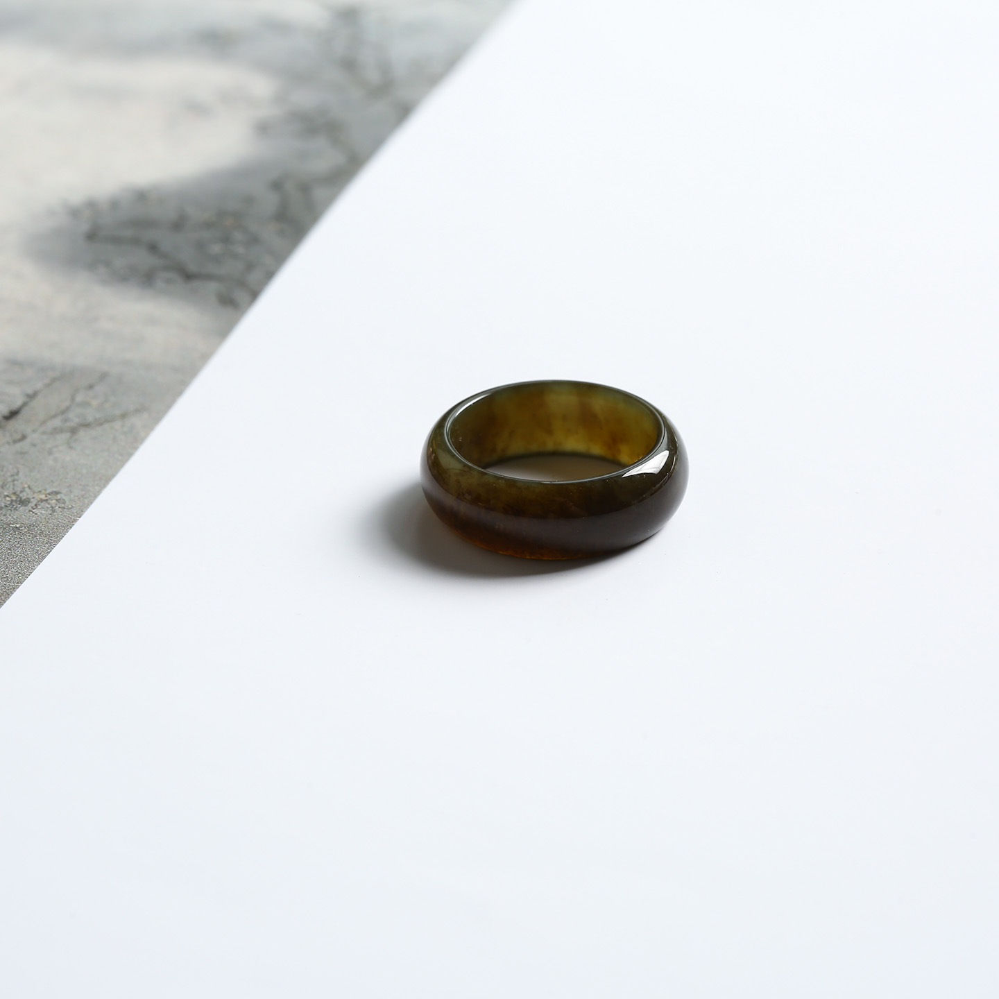 13号戒指 新疆和田玉糖料糖玉泥鳅背圆弧素圈指环 8122