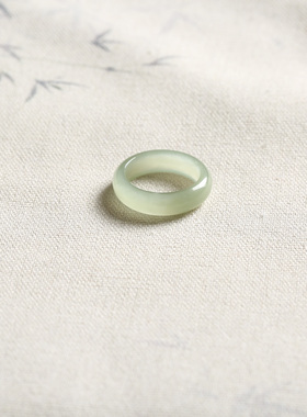 13号戒指 和田玉晴水青白泥鳅背圆弧素圈指环 3239