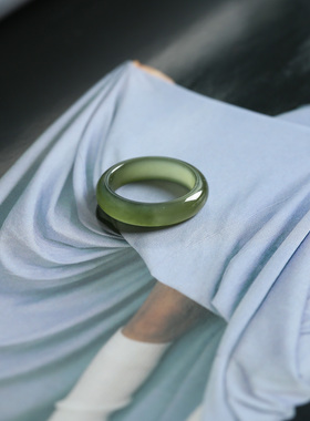 12号戒指 和田玉晴水青白圆弧素圈指环 3339