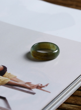 12号戒指 新疆和田玉糖料糖青玉泥鳅背圆弧素圈指环 9130