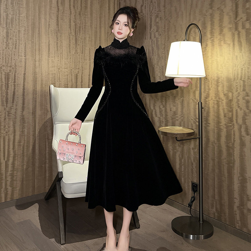 2025新款秋冬法式气质长袖敬酒服丝绒礼服裙秋装收腰垂感连衣裙女