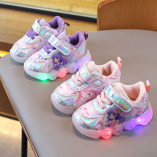 带闪灯女宝宝鞋子女童运动鞋软底婴儿学步鞋0-1一岁3小童公主春秋