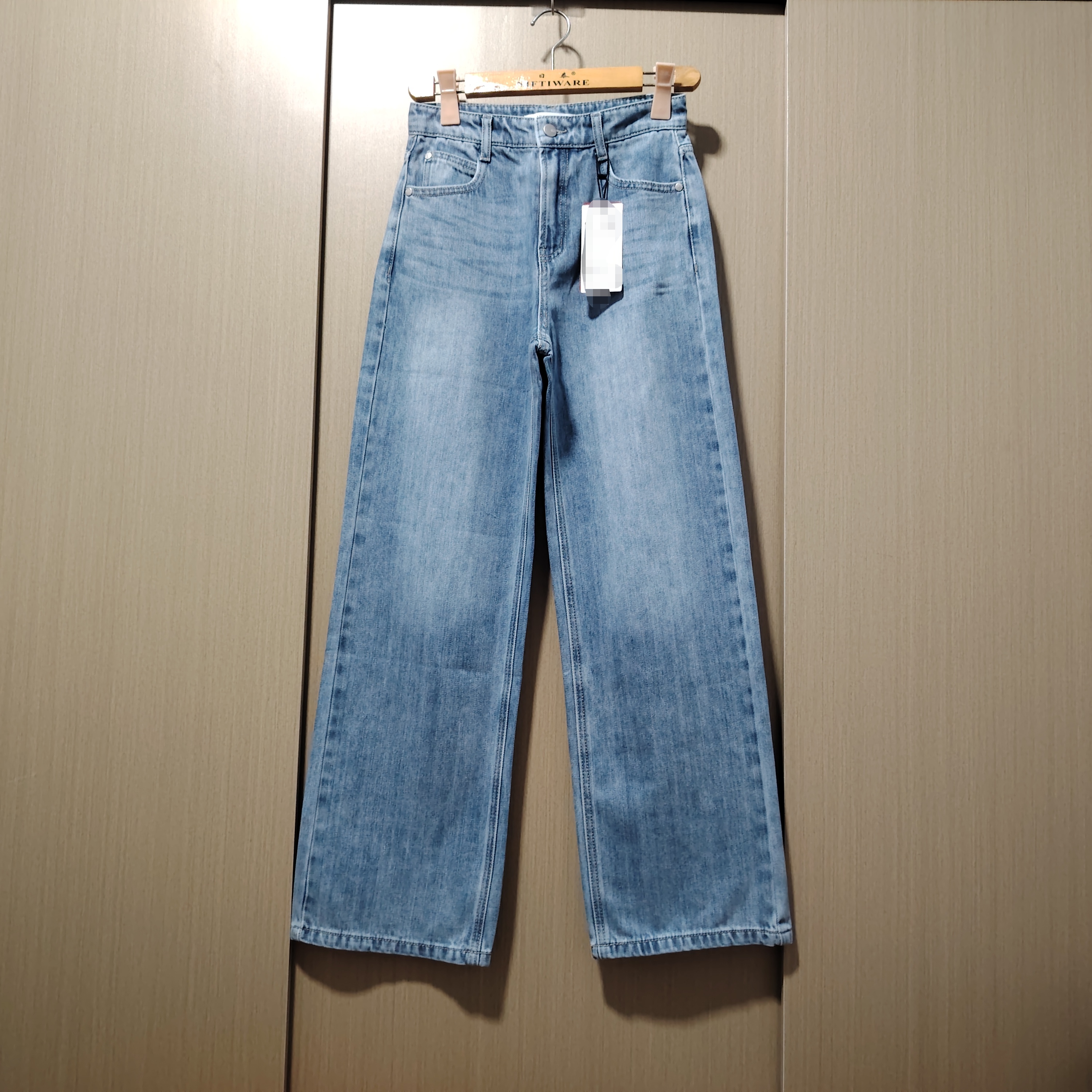 纯棉舒适面料春秋款女士高腰宽松显瘦直筒牛仔裤