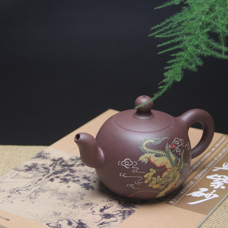 宜兴紫砂全手工泥绘茶壶