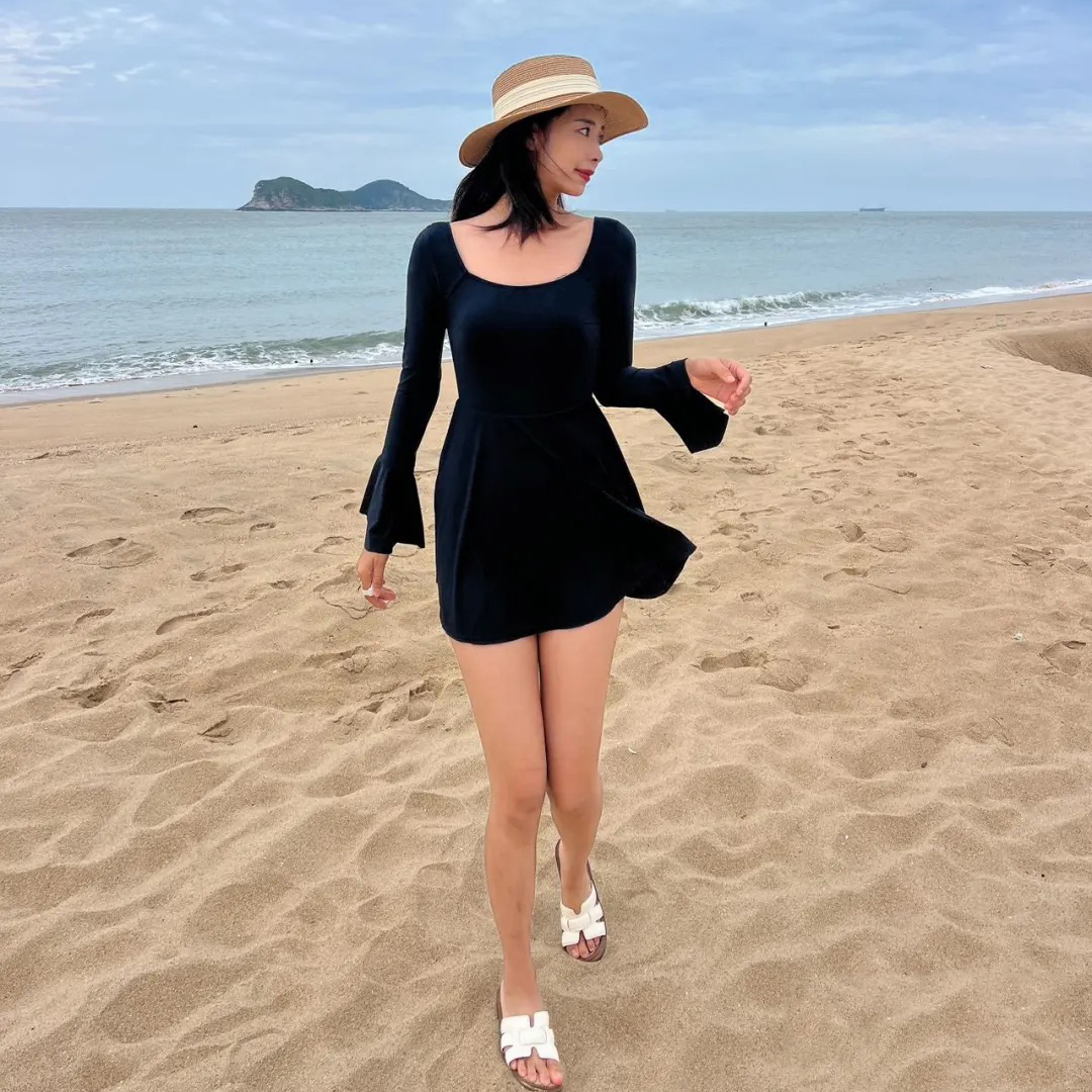 夏季连体修身保守显瘦洋气泳衣