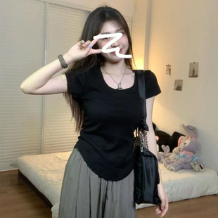 气质独特别致上衣服 黑色短袖 夏季 正肩女t恤U领大领口修身 显瘦法式