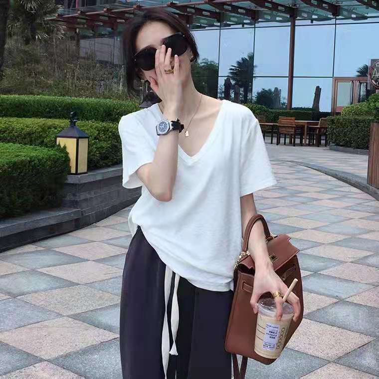 2023早春新款夏季白色t恤女短袖宽松百搭纯棉v领打底衫内搭上衣潮