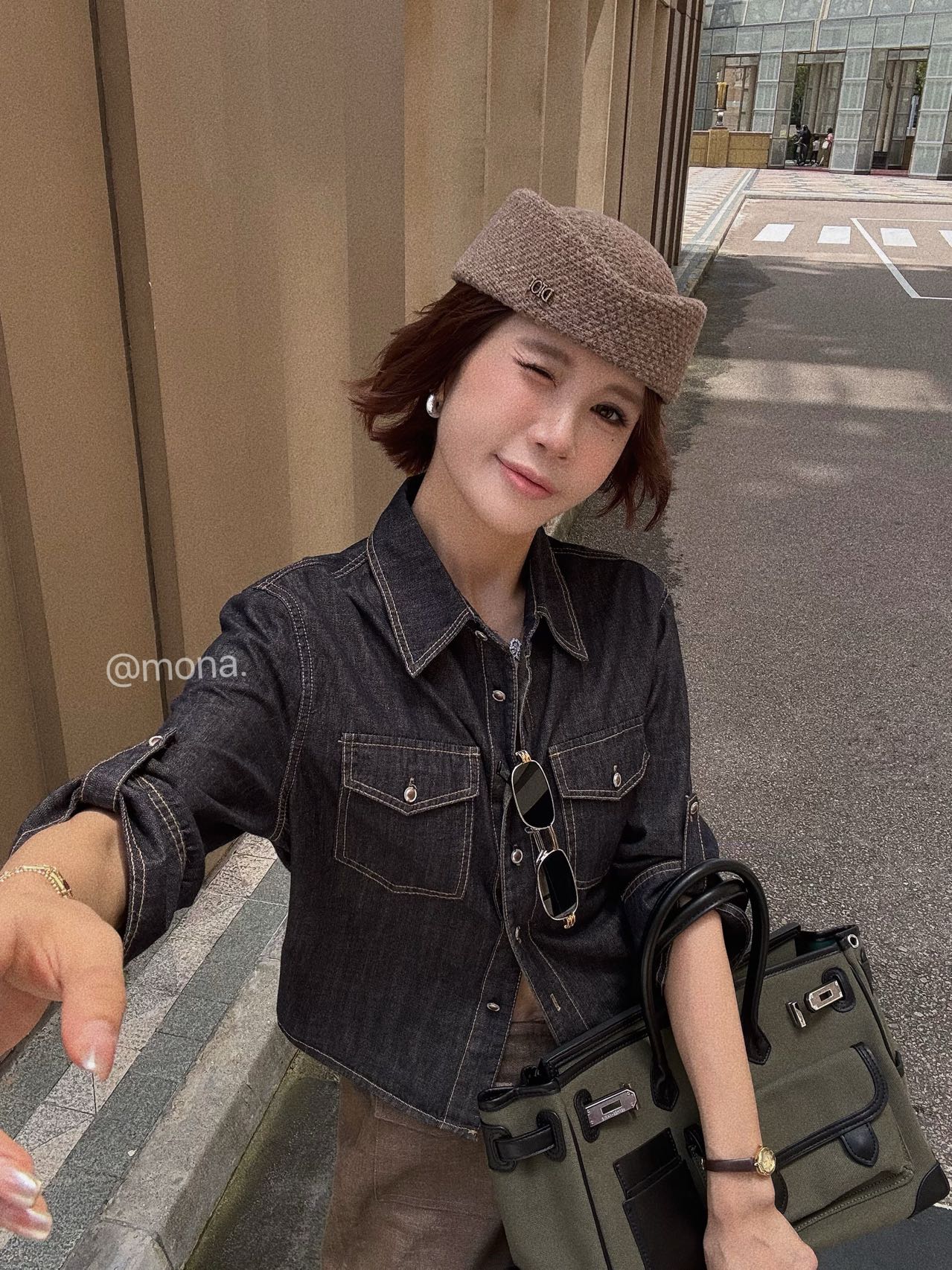 MONA复古时尚翻领牛仔衬衫女2026秋季新款百搭洋气收腰轻薄短外套图片