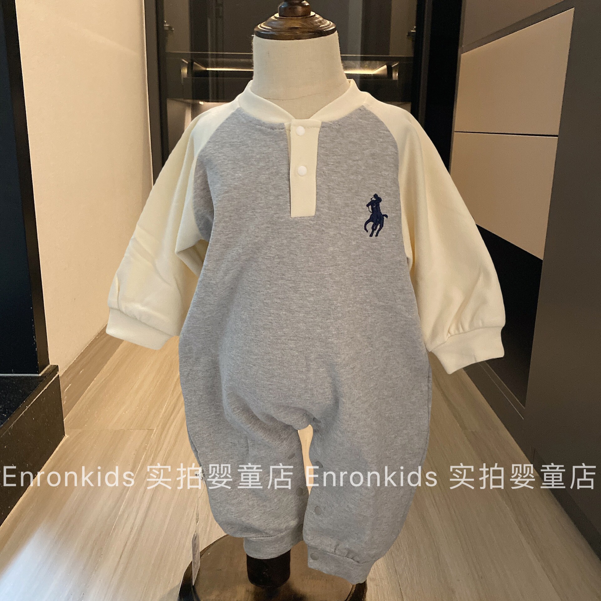 潮牌婴儿拼色纯棉连体衣爬服