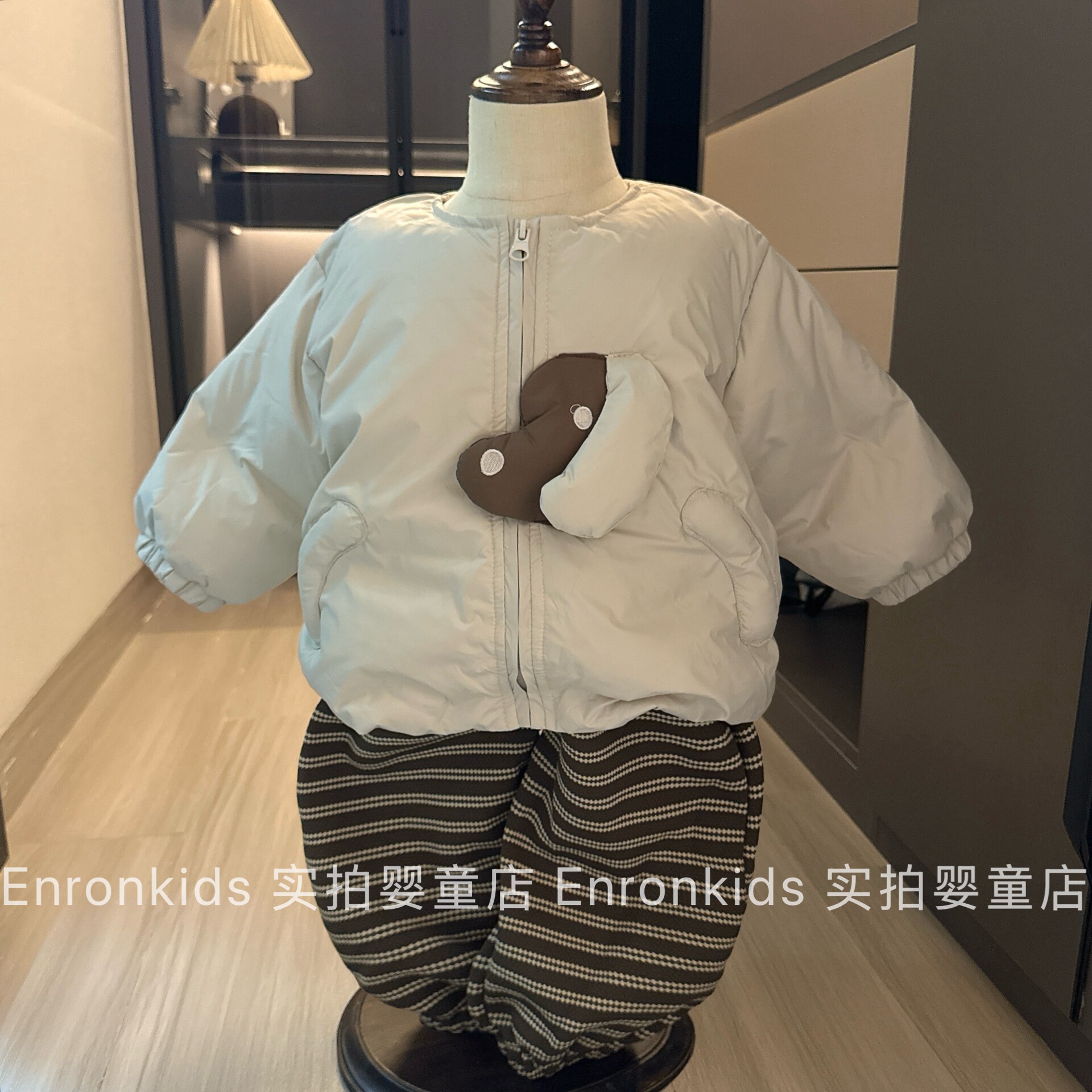 婴幼儿秋冬季卡通圆领白鸭绒外套