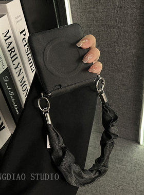 轻调 ins韩风黑色牛仔磁吸褶皱手提链适用于荣耀MagicVFlip2手机壳新款Magic折叠屏V FLIP防摔肤感翻盖保护套