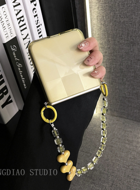 轻调 奶油风侧扣透黄爱心方块手提链适用于小米MIX Flip2手机壳全包新款MIX限量版flip折叠屏翻盖防摔保护套