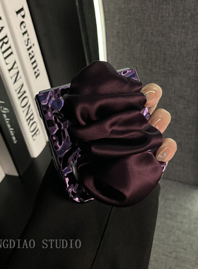 轻调 韩系ins暗紫色褶皱电镀丝巾腕带适用于荣耀MagicVFlip2手机壳新款Magic折叠屏V FLIP防摔肤感翻盖保护套