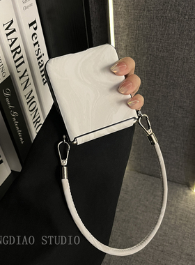 轻调 ins简约白色阿尔卑斯纹理手提绳适用于小米MIX Flip2手机壳全包新款MIX限量版flip折叠屏翻盖防摔保护套