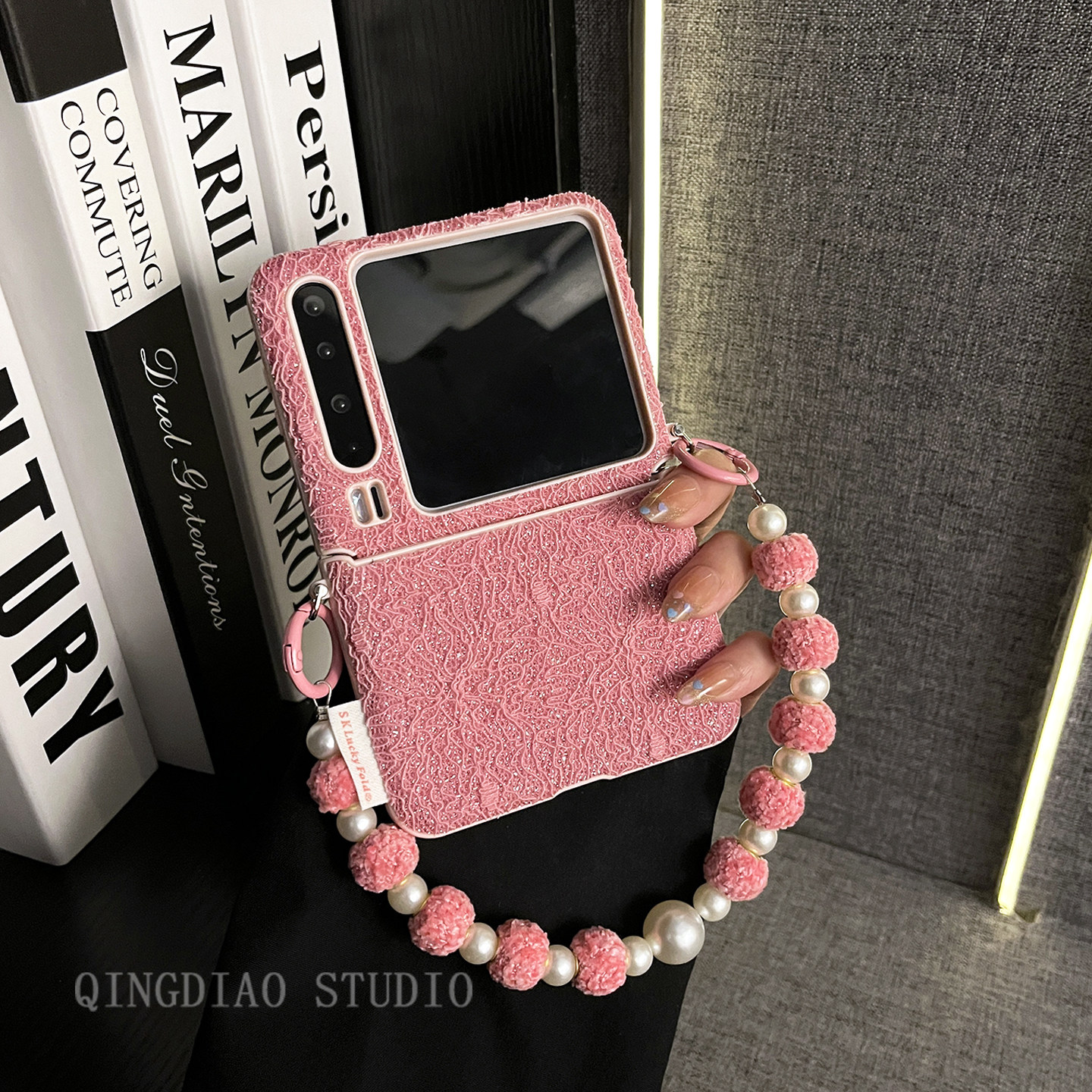 轻调 网红超火玫红蕾丝细闪珍珠手提链适用于华为Pura X手机壳