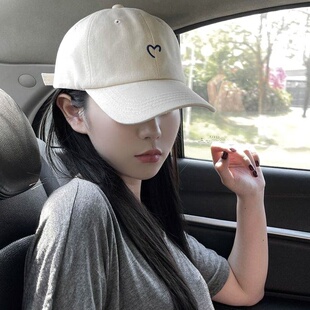 春夏时尚刺绣刺绣爱心鸭舌帽透气棉质软顶棒球帽男女可戴遮脸太阳