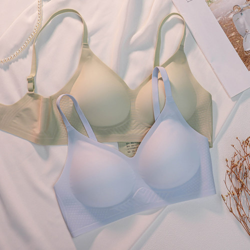 裸感无痕内衣女聚拢不空杯固定杯