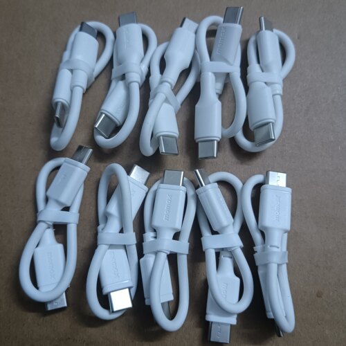 捡漏某米士原装10cm3A CtoC短线   60W 充电宝适用