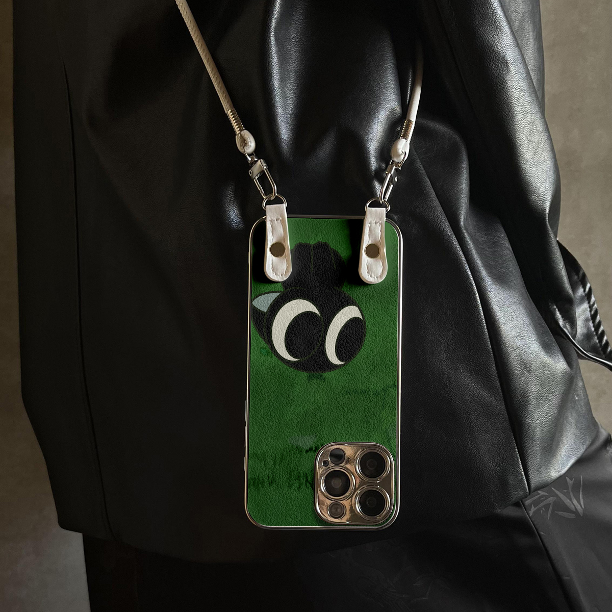 适用于苹果17promax手机壳带挂绳丛林小黑iphone14/16pro套硅胶xs全包防摔斜跨15ultra套网红11新款xr女13PRO