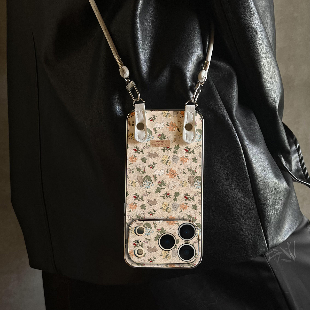 适用于苹果17promax手机壳带挂绳兔宝磁吸iphone14/16pro套硅胶xs全包防摔斜跨15ultra套网红11新款xr女13PRO