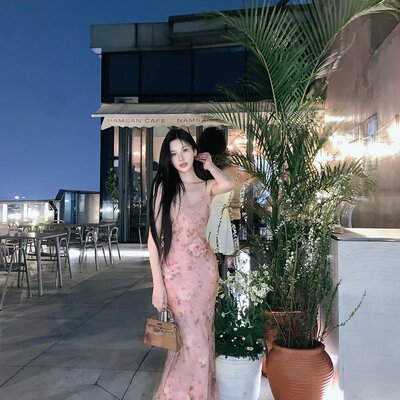 MOSS STUDIO粉雾花影法式浪漫V领蕾丝吊带连衣裙女