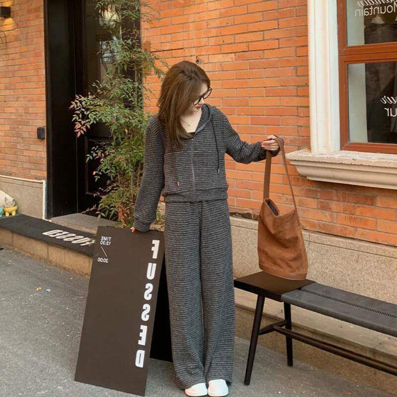 2026春装新款休闲慵懒风条纹连帽开衫阔腿裤两件套女爆款时尚套装