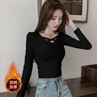 Черный, флисовый, V-образный вырез