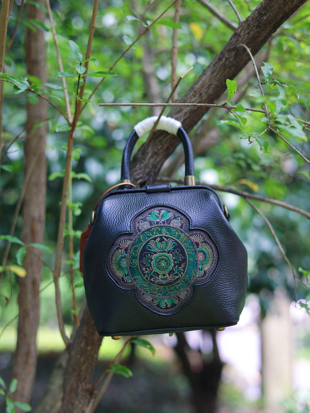 新中式复古手提小包女头层牛皮手工刺绣包国风小众斜挎包民族风