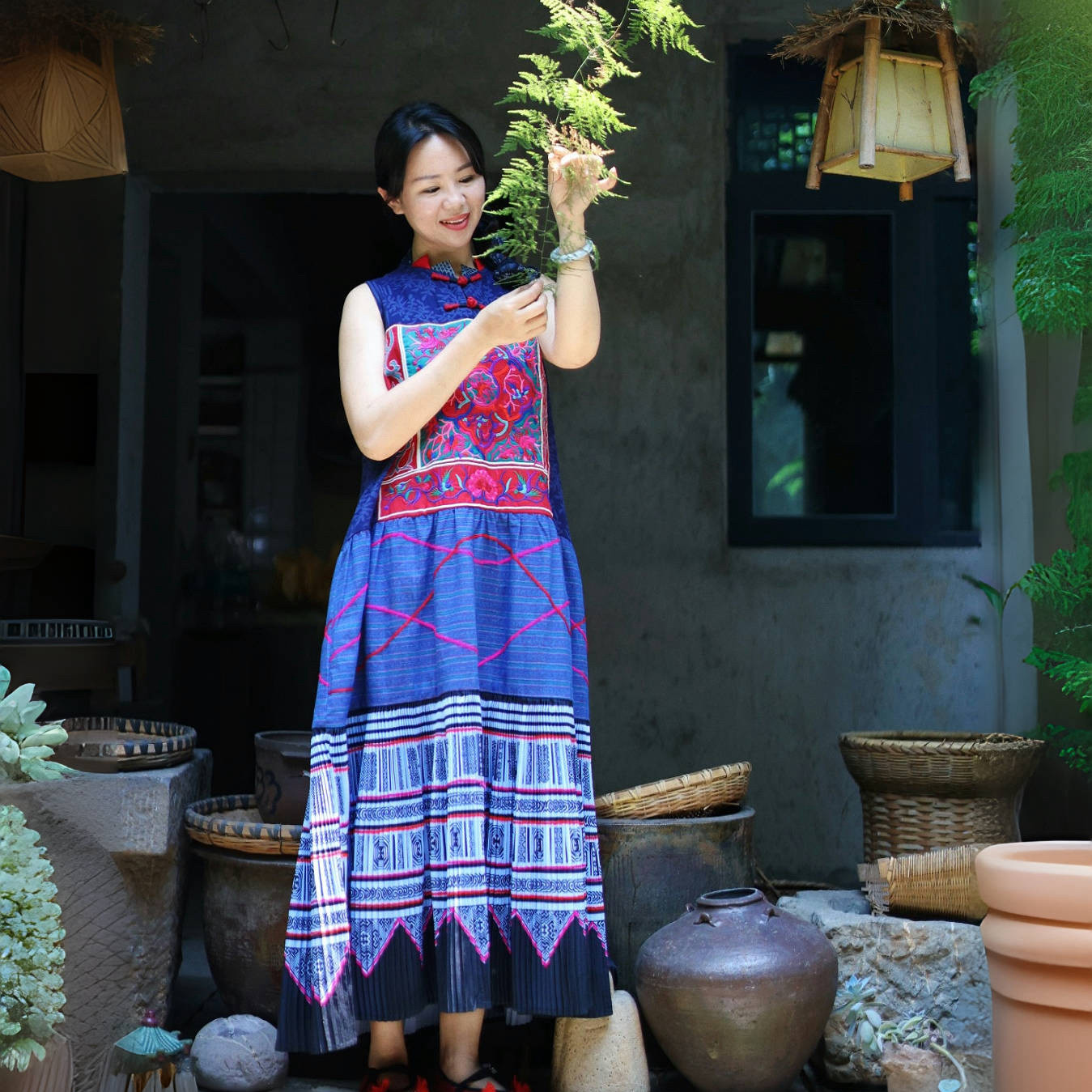四季款显瘦背心裙非遗苗绣复古民族风女装手工老绣刺绣长裙连衣裙