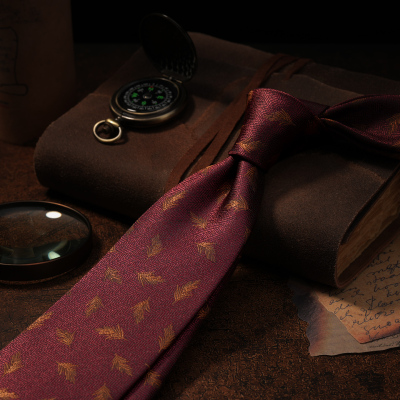 暗红领带男复古结婚新郎