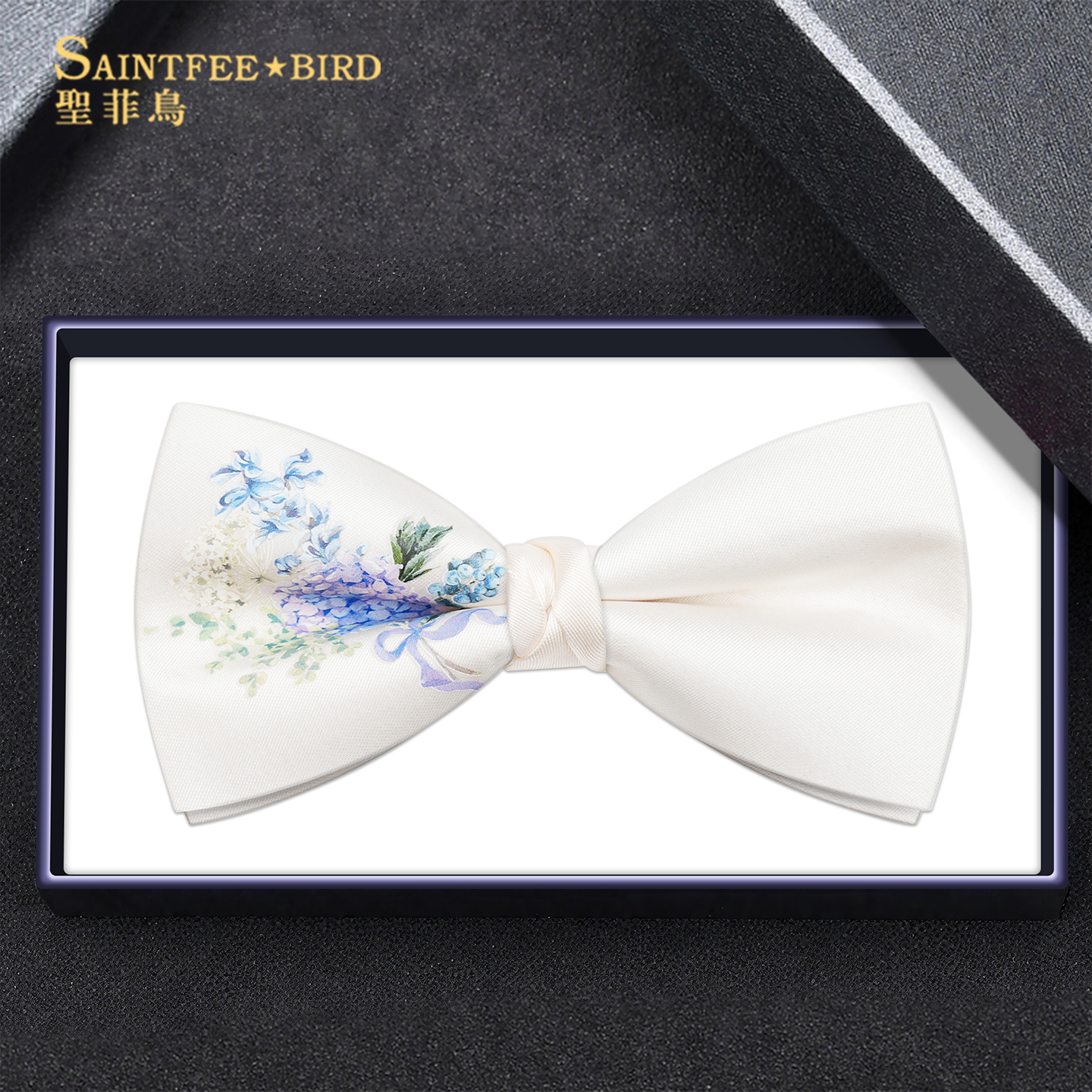 白色花卉印花领结男西装