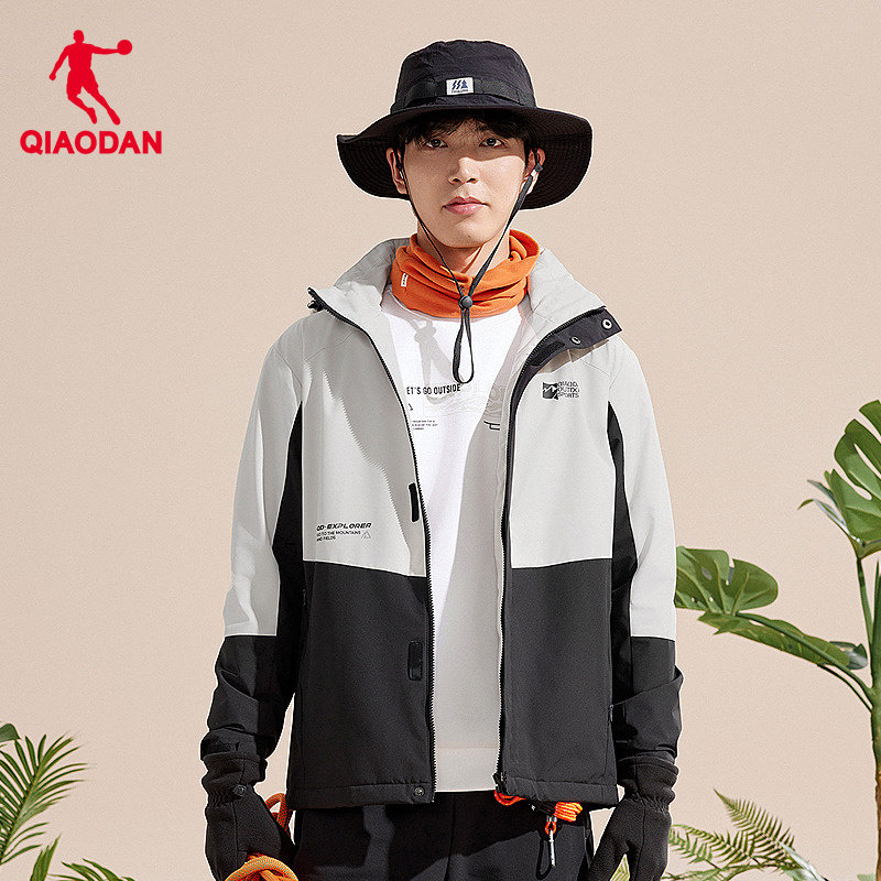 乔丹梭织厚外套男2026冬季新款宽松抗静电防泼水运动户外冲锋风衣