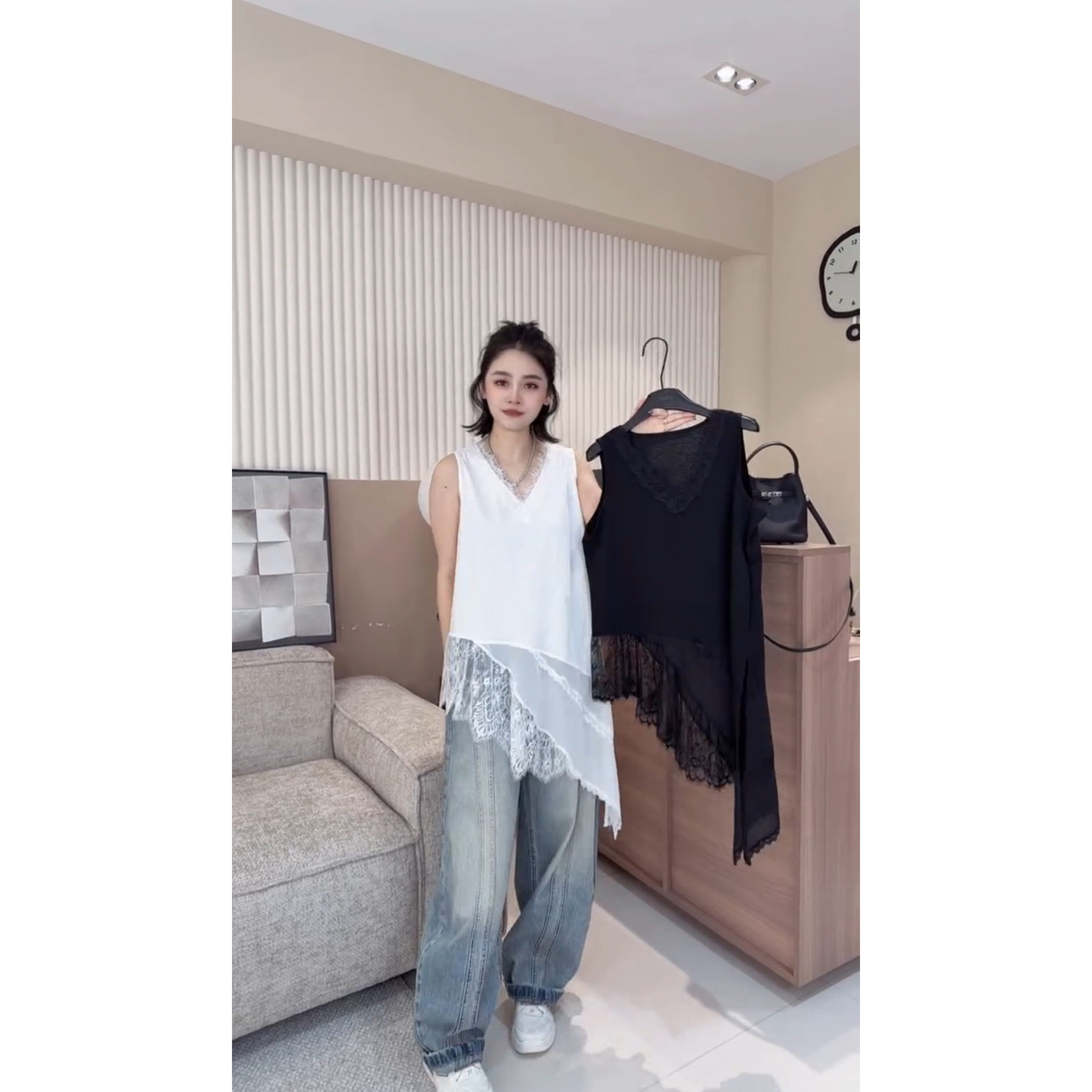 设计感蕾丝拼接T恤女春夏26欧韩货百搭中长款打底小衫V领无袖背心