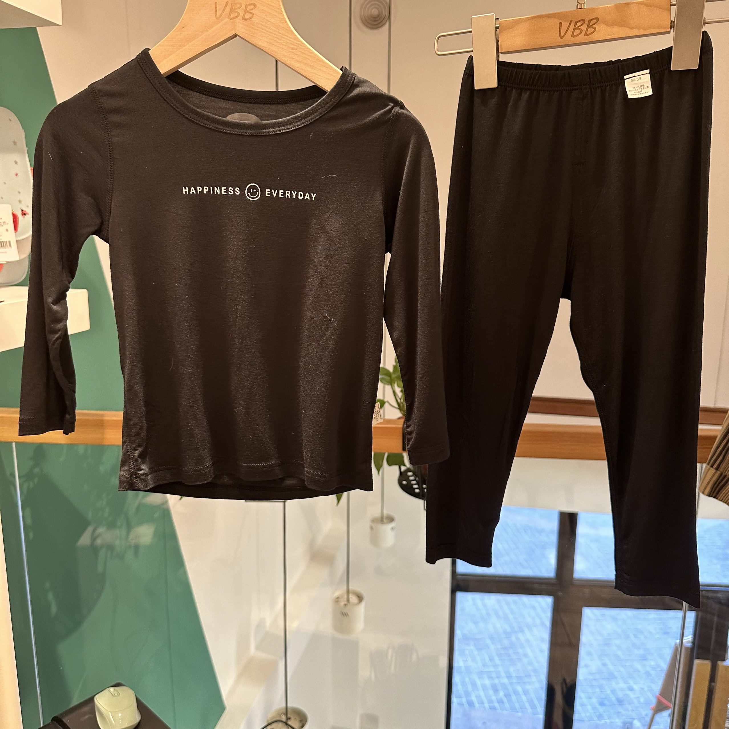 实体现货 儿童莫代尔超亲肤柔软黑色长袖居家服 长袖长裤套装