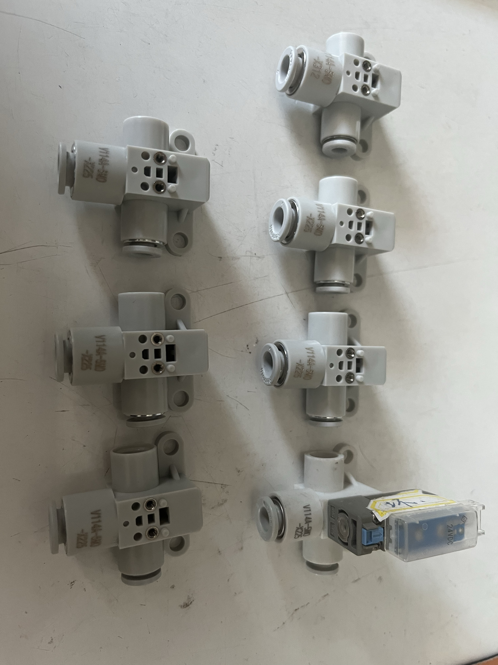 smc型电磁阀底座V114A-5MO-x255日本村田21c自动络筒机用