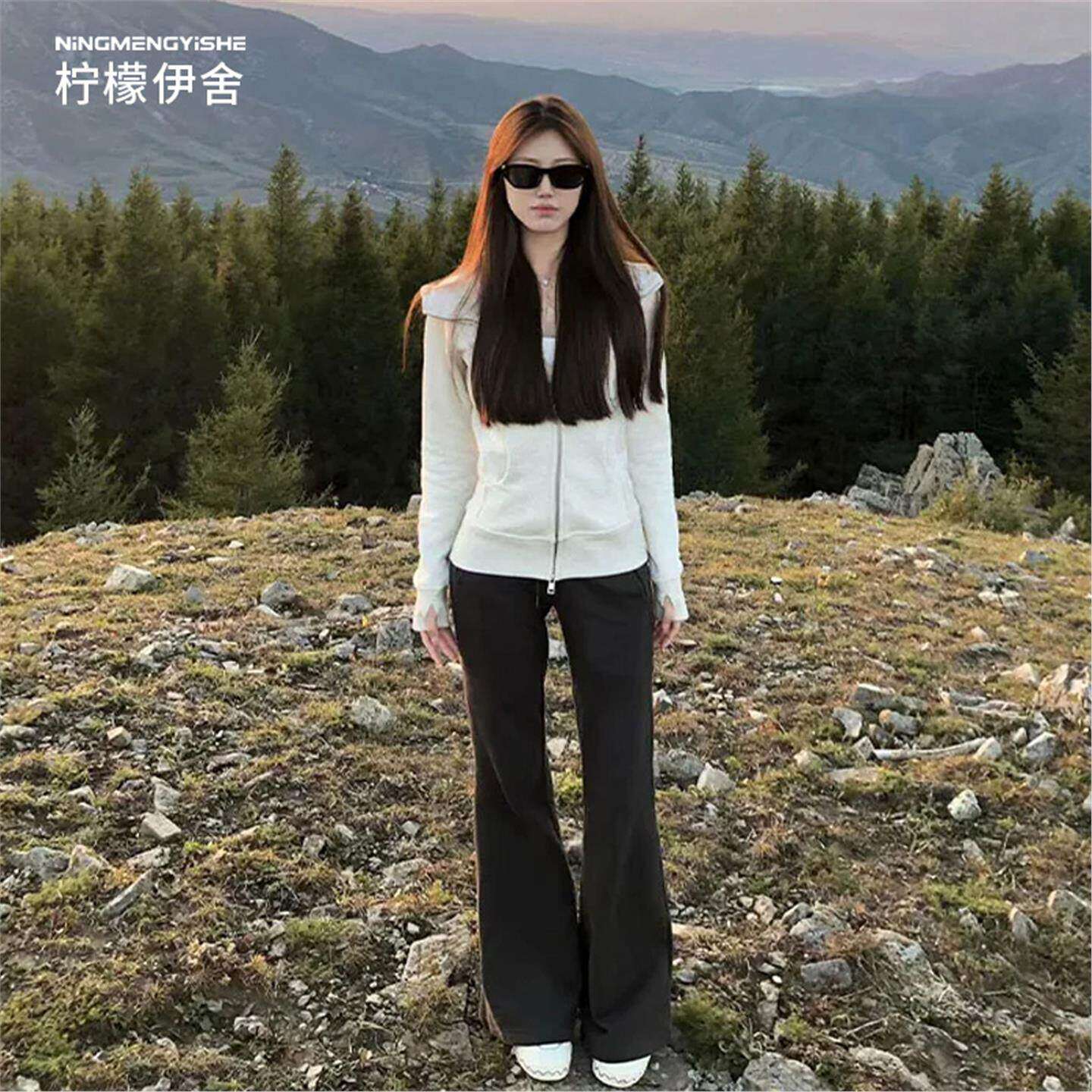 2026新款白灰色修身卫衣外套女三季可穿大码运动健身