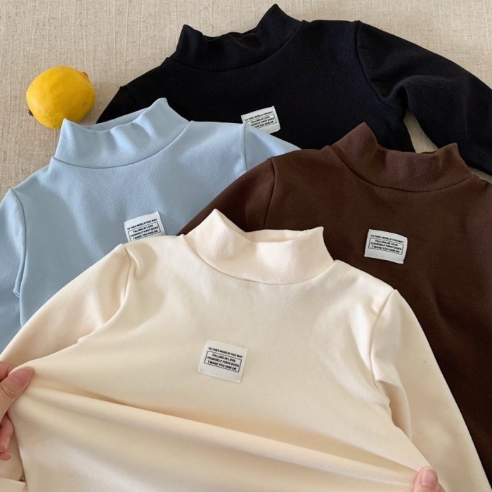 2025秋季新款童装儿童韩版纯色贴标长袖上衣男女宝宝半高领打底衫