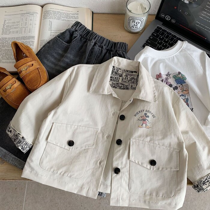 春秋季新款儿童韩版米色外套男童翻领卡通开衫女宝宝休闲夹克上衣