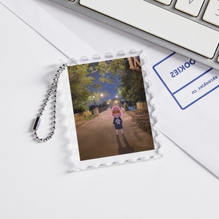 挂件挂饰钥匙扣二次元 间谍过家家阿尼亚假期55x70mm长版 邮票款